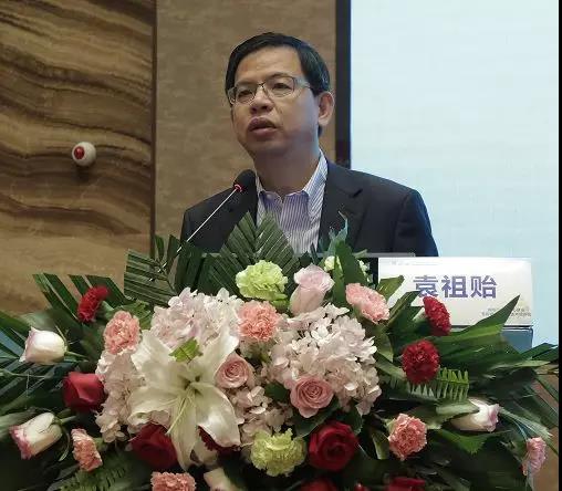 随后,袁祖贻教授,王阿利教授共同为咸阳市胸痛中心联盟揭牌.